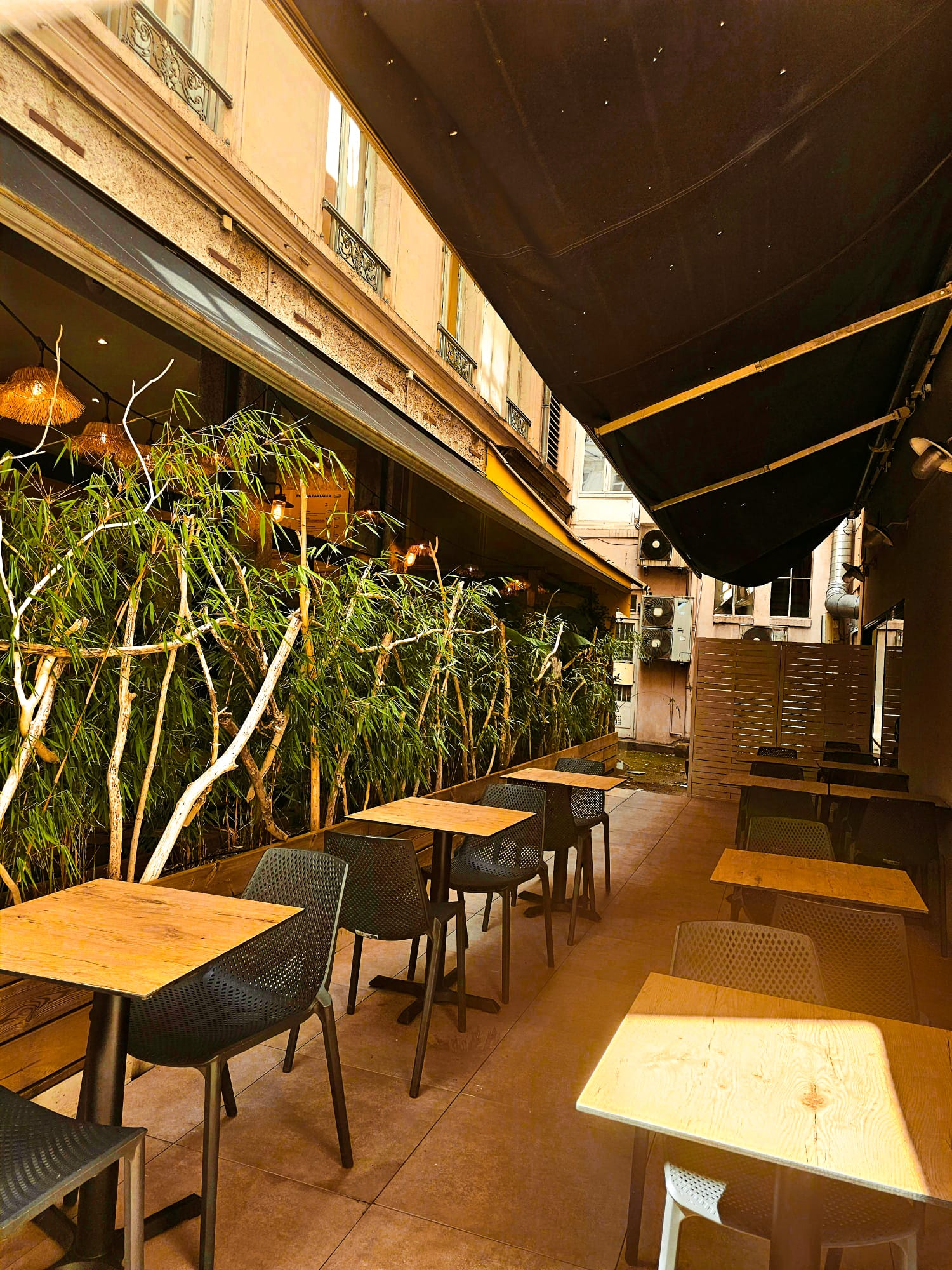 Restaurant 2