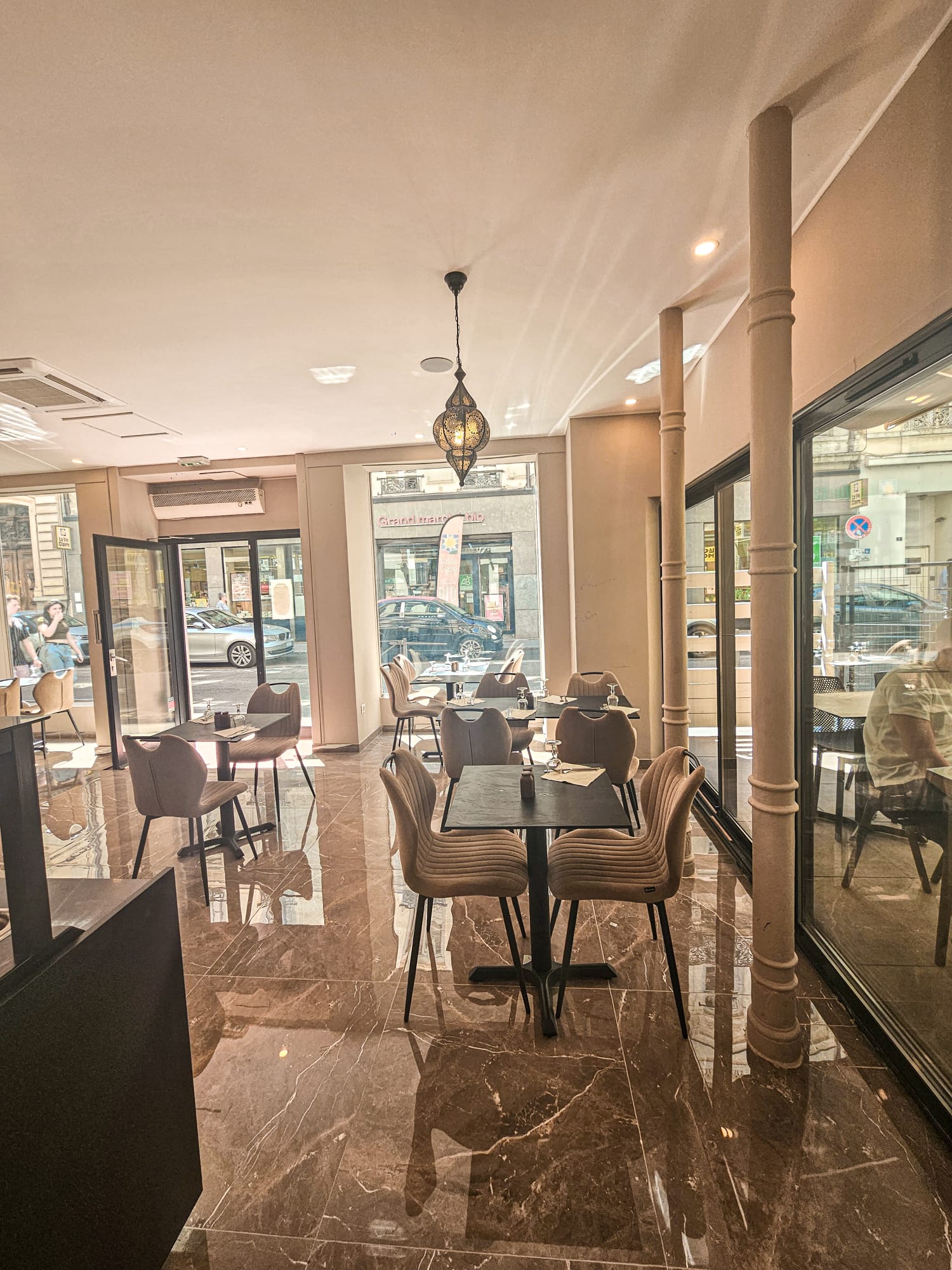 Restaurant 4